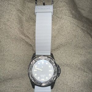 Unimatic x Hodinkee Modello Quattro carbon fiber limited edition